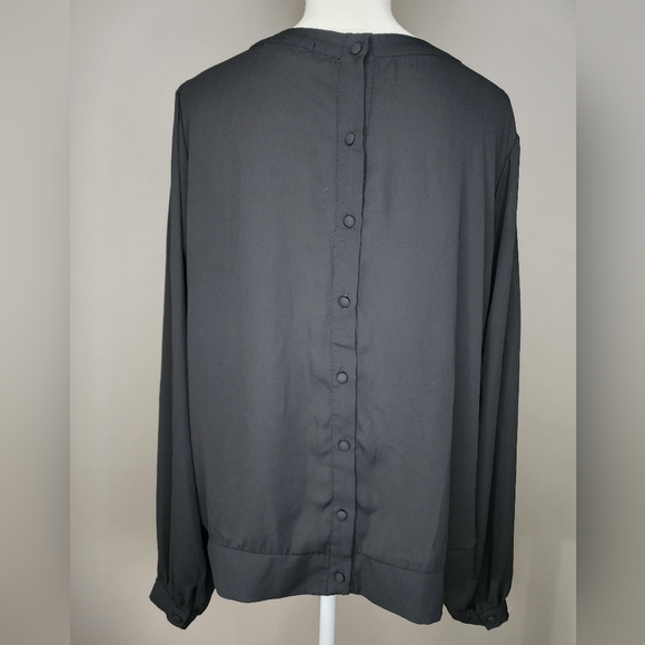 FOREVER 21 Long Sleeve Blouse. Beaded Round Neck. Button Up Back. Size 2XL - Picture 2 of 12